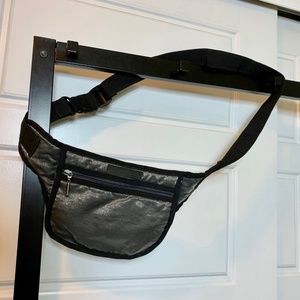 St-Germain Silver black belt waist bag w several pockets long belt (3=20%less)